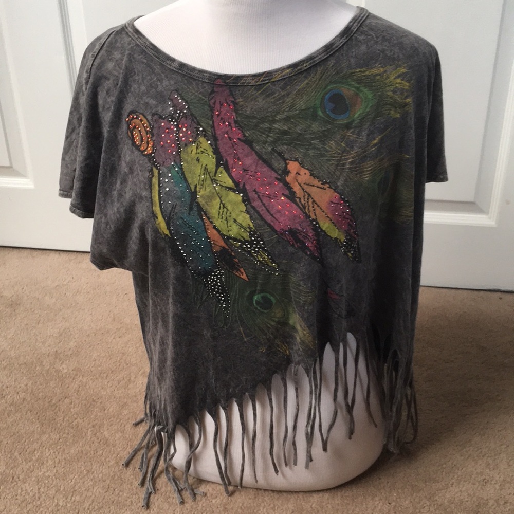Cute Gray With Feather Print & Cropped Fringe Bottom